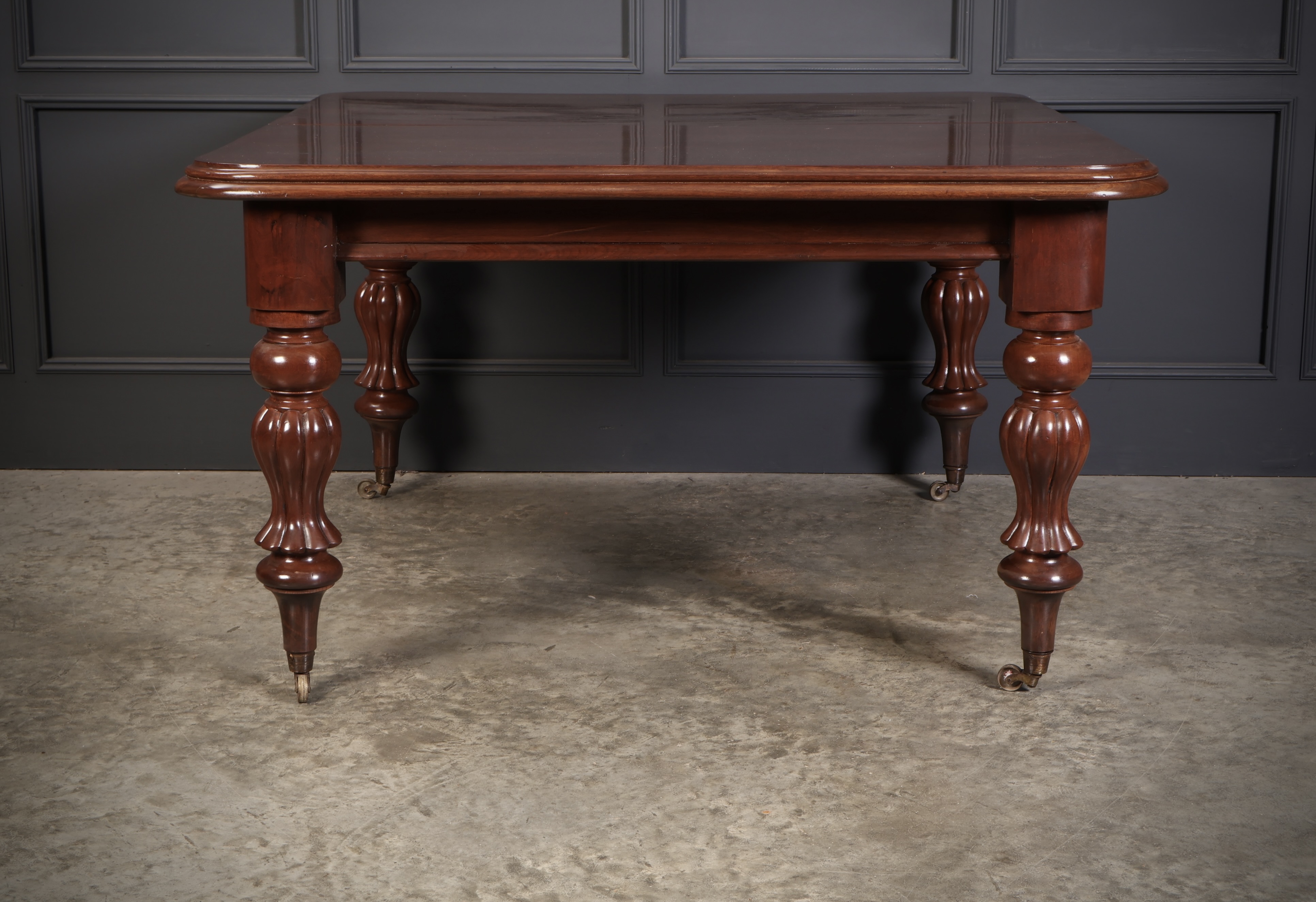 Early Victorian Mahogany Extending Dining Table - Image 21